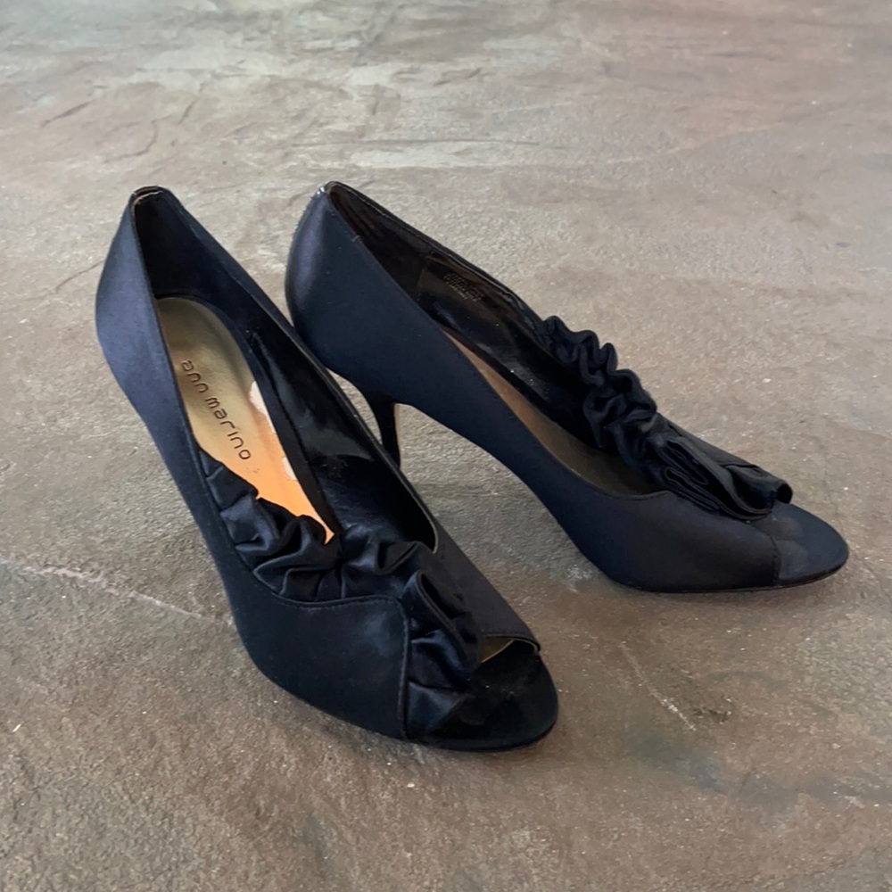 Women’s black heels